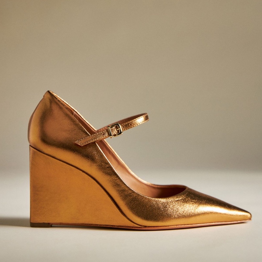 Maeve Sibley Mary Jane Wedge Heel
Size: US 9-9.5 / EU 40
Color bronze